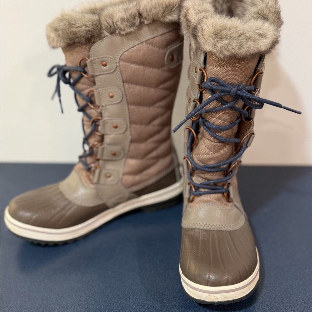 Women's Insulated Winter Lace-Up Boots - tan color